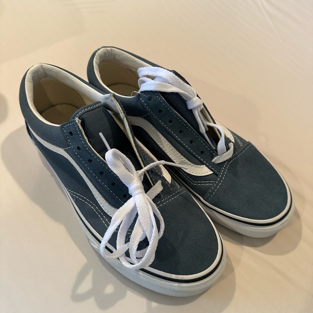VANS OLD SKOOL Sneakers.  Color Stormy Weather W size 7.0/ M 5.5 NEW never worn.